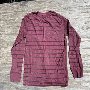 Shirt with thin stripes and marbling
